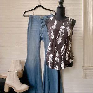 Chaser | Vintage Black and White Feathers Tank